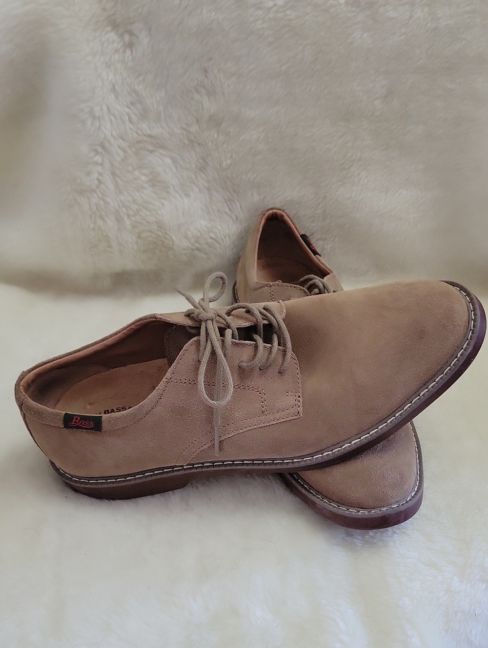 G.H.Bass Men’s Suede Lace-Up Oxfords in Taupe. Size 9M